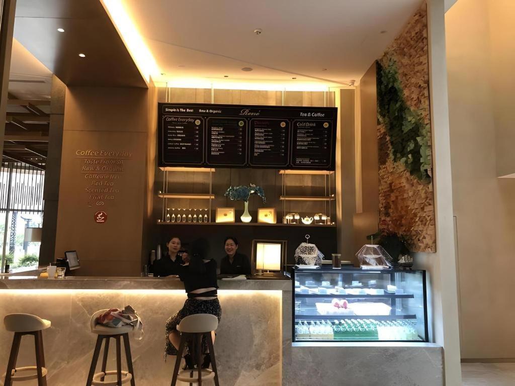 Royce Hotel Σενζέν Εξωτερικό φωτογραφία